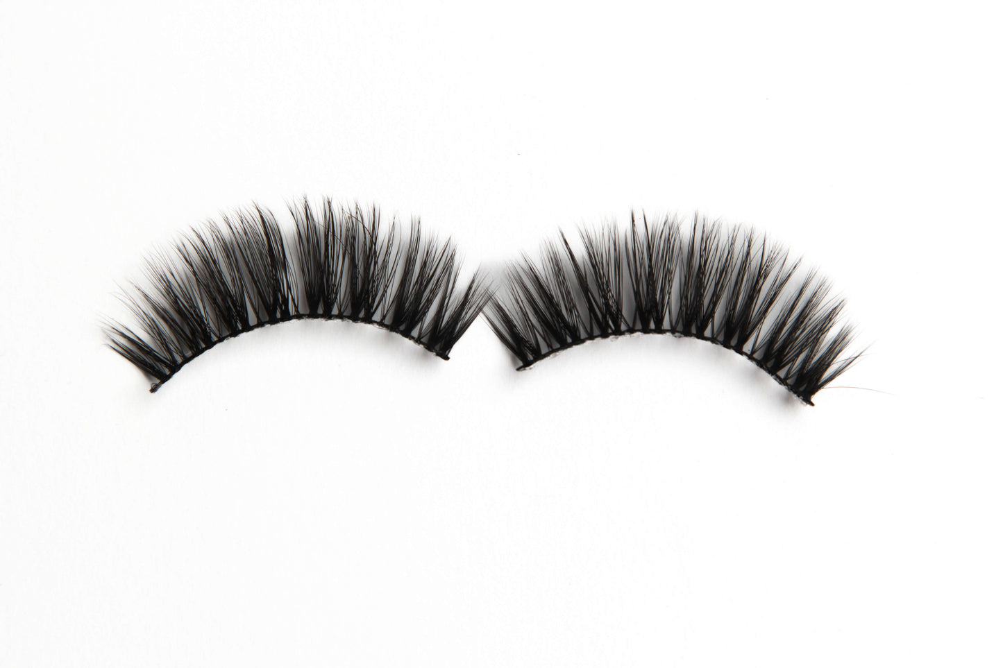 Stop Checking Me Out V11 Eyelashes-Black